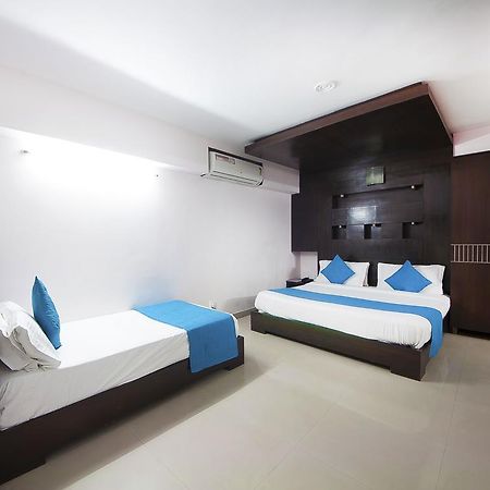 Hotel Durga International Nowe Delhi Zewnętrze zdjęcie