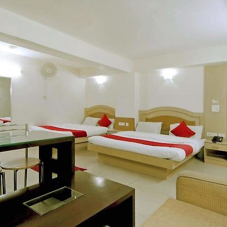 Hotel Durga International Nowe Delhi Zewnętrze zdjęcie