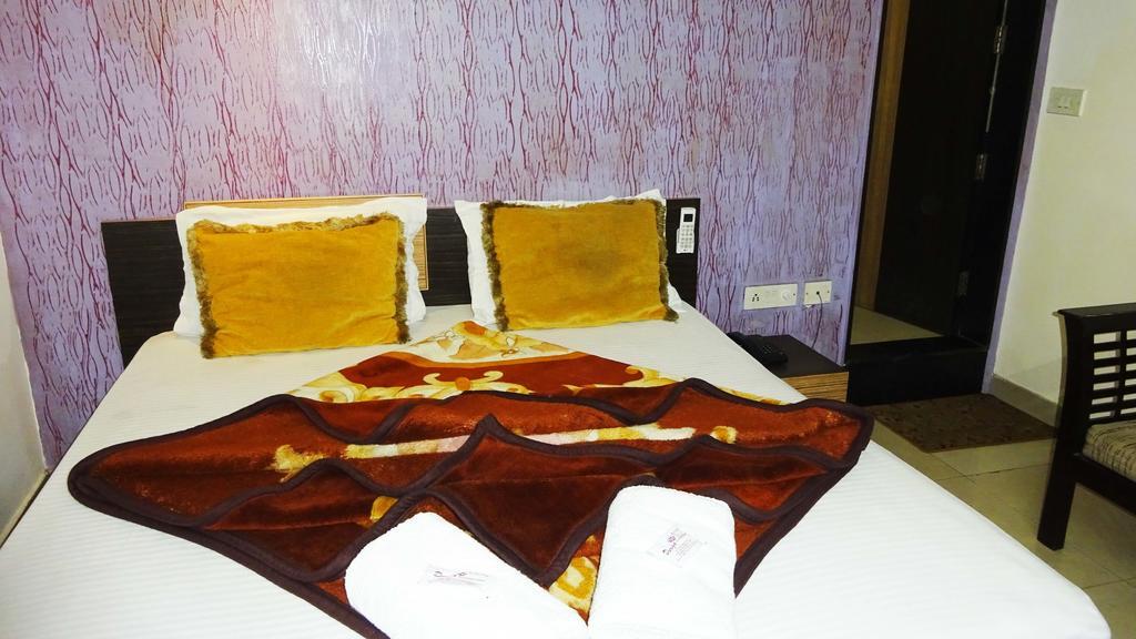 Hotel Durga International Nowe Delhi Zewnętrze zdjęcie