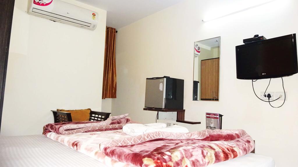 Hotel Durga International Nowe Delhi Zewnętrze zdjęcie