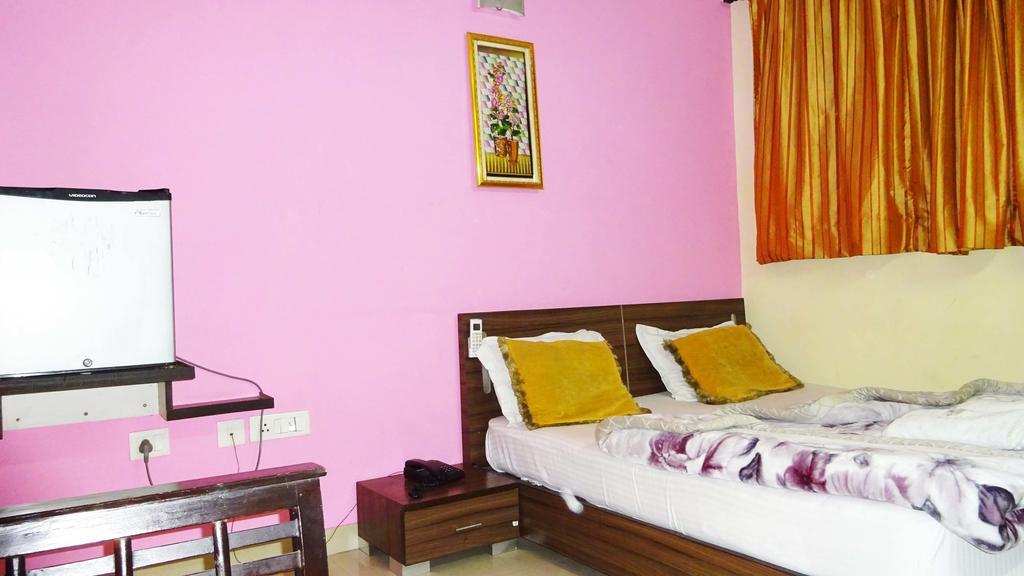 Hotel Durga International Nowe Delhi Zewnętrze zdjęcie