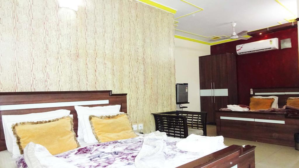 Hotel Durga International Nowe Delhi Zewnętrze zdjęcie