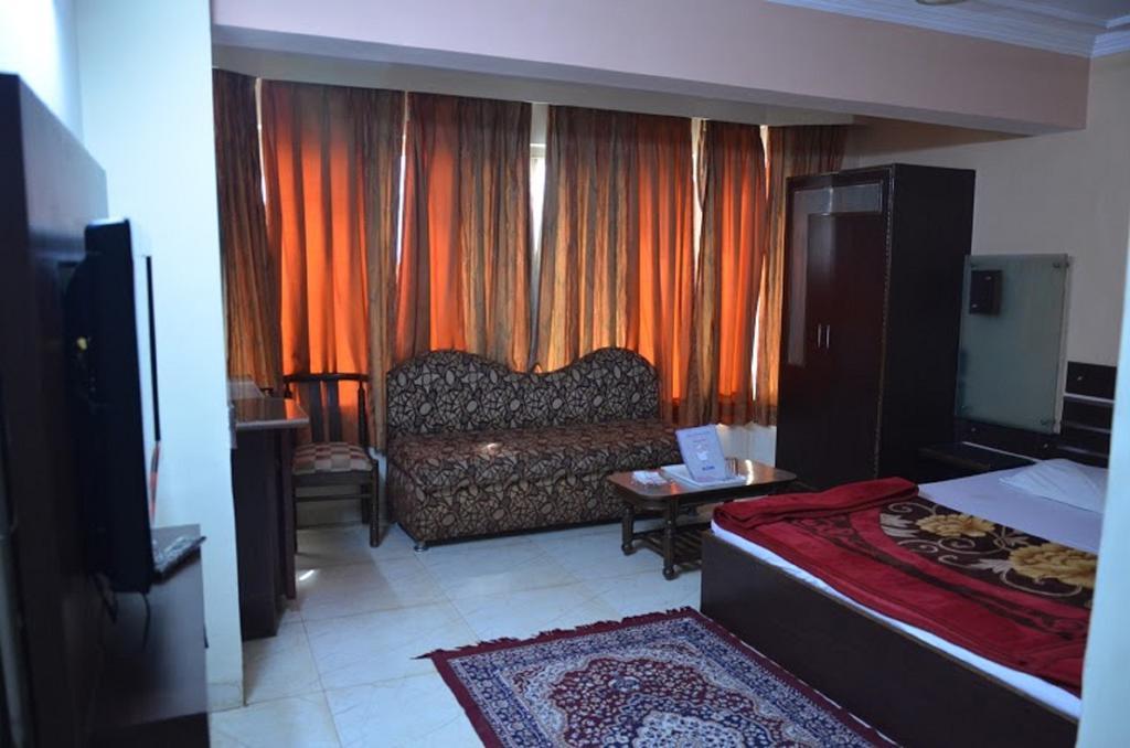 Hotel Durga International Nowe Delhi Zewnętrze zdjęcie
