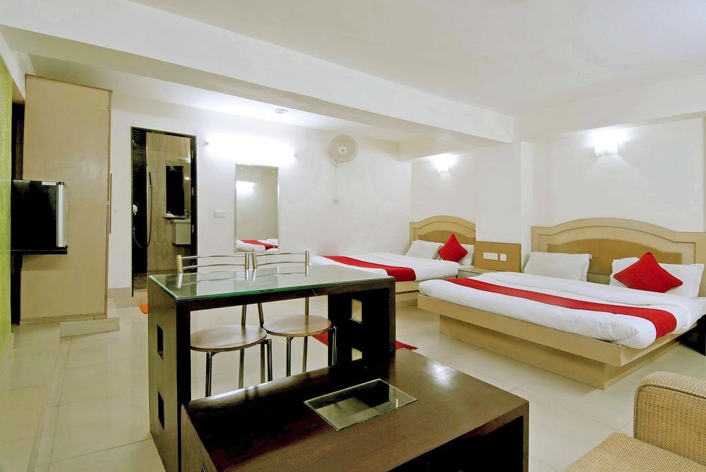 Hotel Durga International Nowe Delhi Zewnętrze zdjęcie