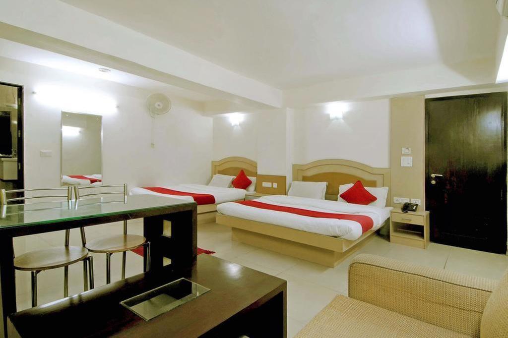 Hotel Durga International Nowe Delhi Zewnętrze zdjęcie